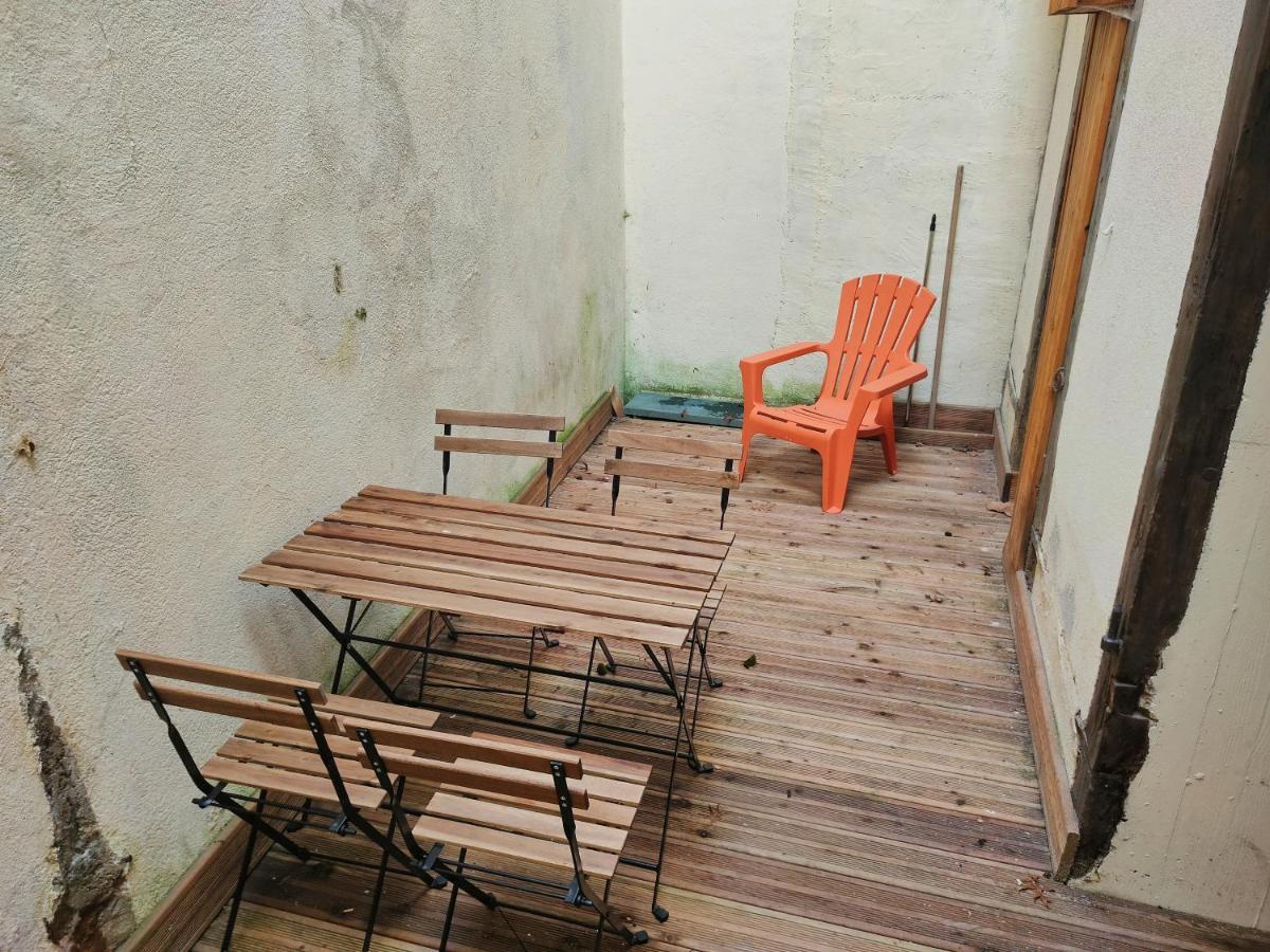 Patio Cosy Thizy-les-Bourgs Exterior foto